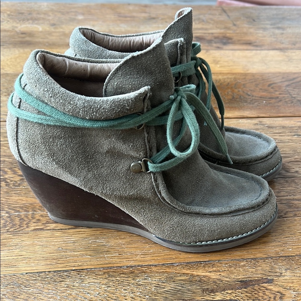 Women's Suede Wedge Ankle Boots 8.5